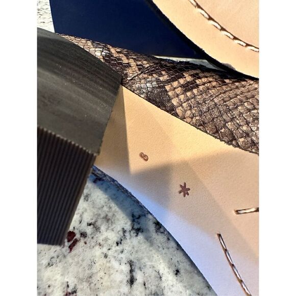 Splendid Women's Hertha Ii Pump - Picture 8 of 8